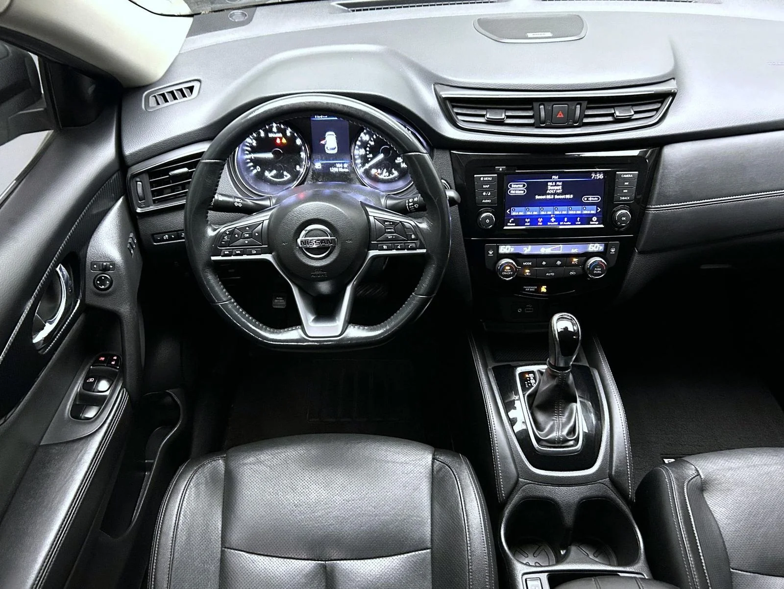 Used 2018 Silver Nissan SL image 14