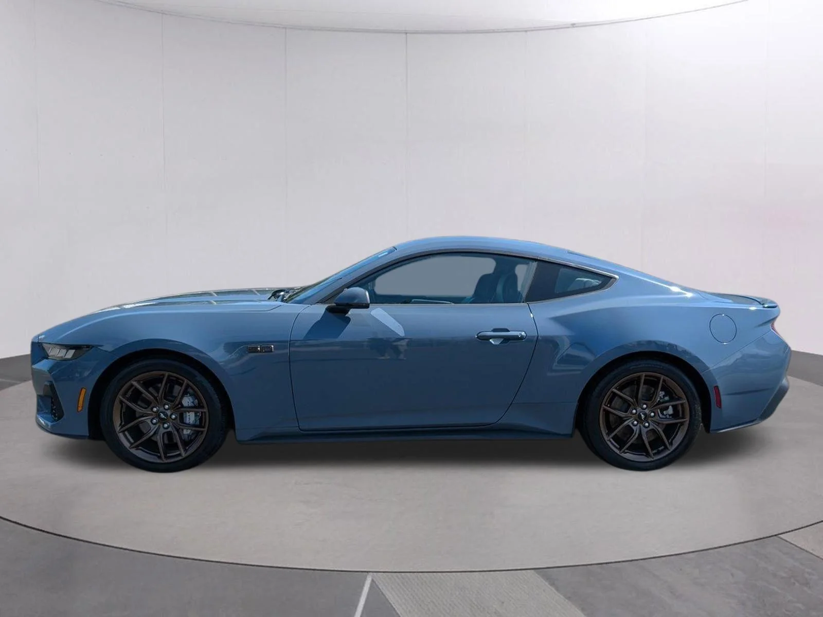 Used 2025 Vapor Blue Ford GT Premium image 2