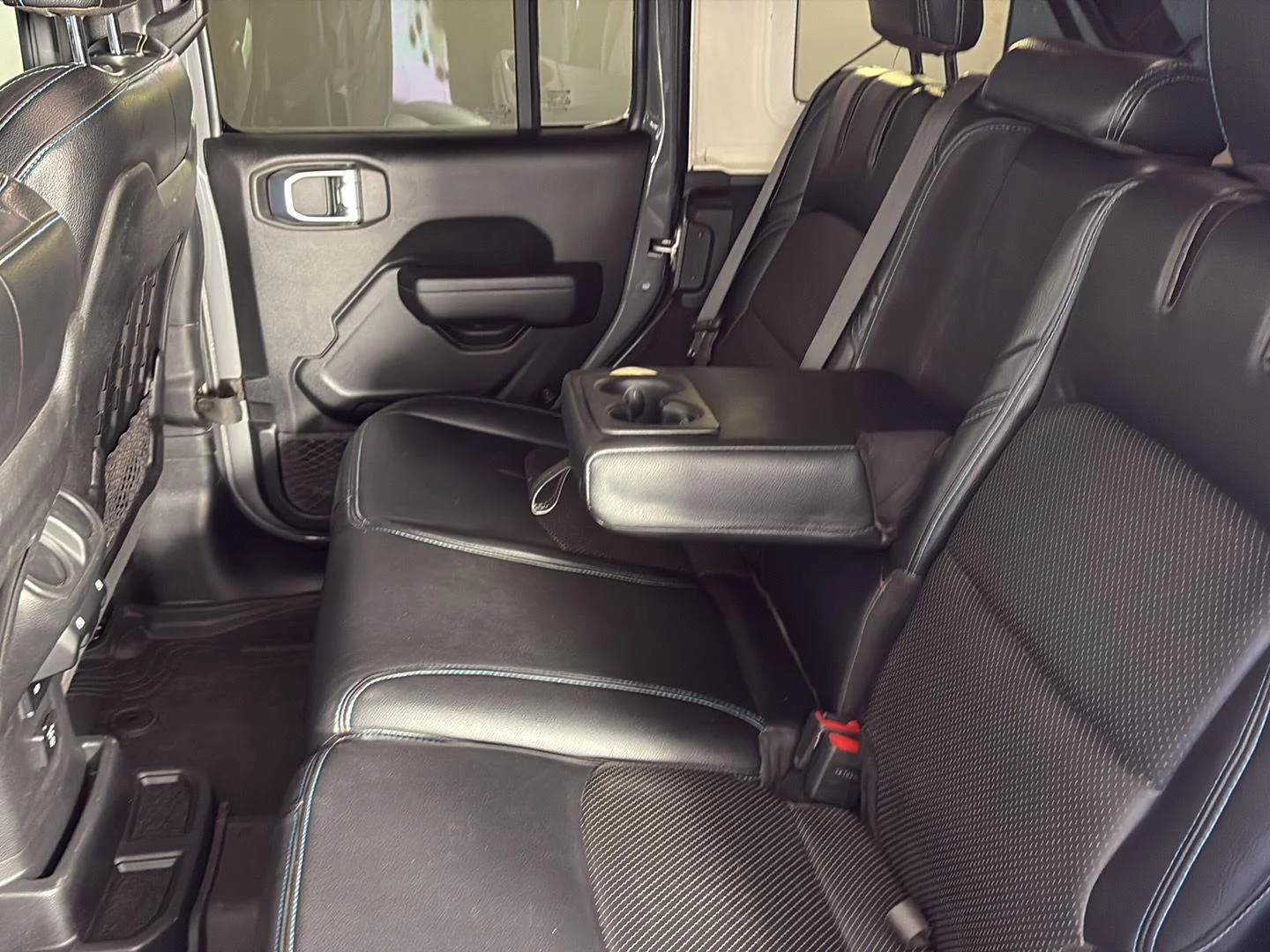 Used 2023 Sting-Gray Clearcoat Jeep Rubicon image 24