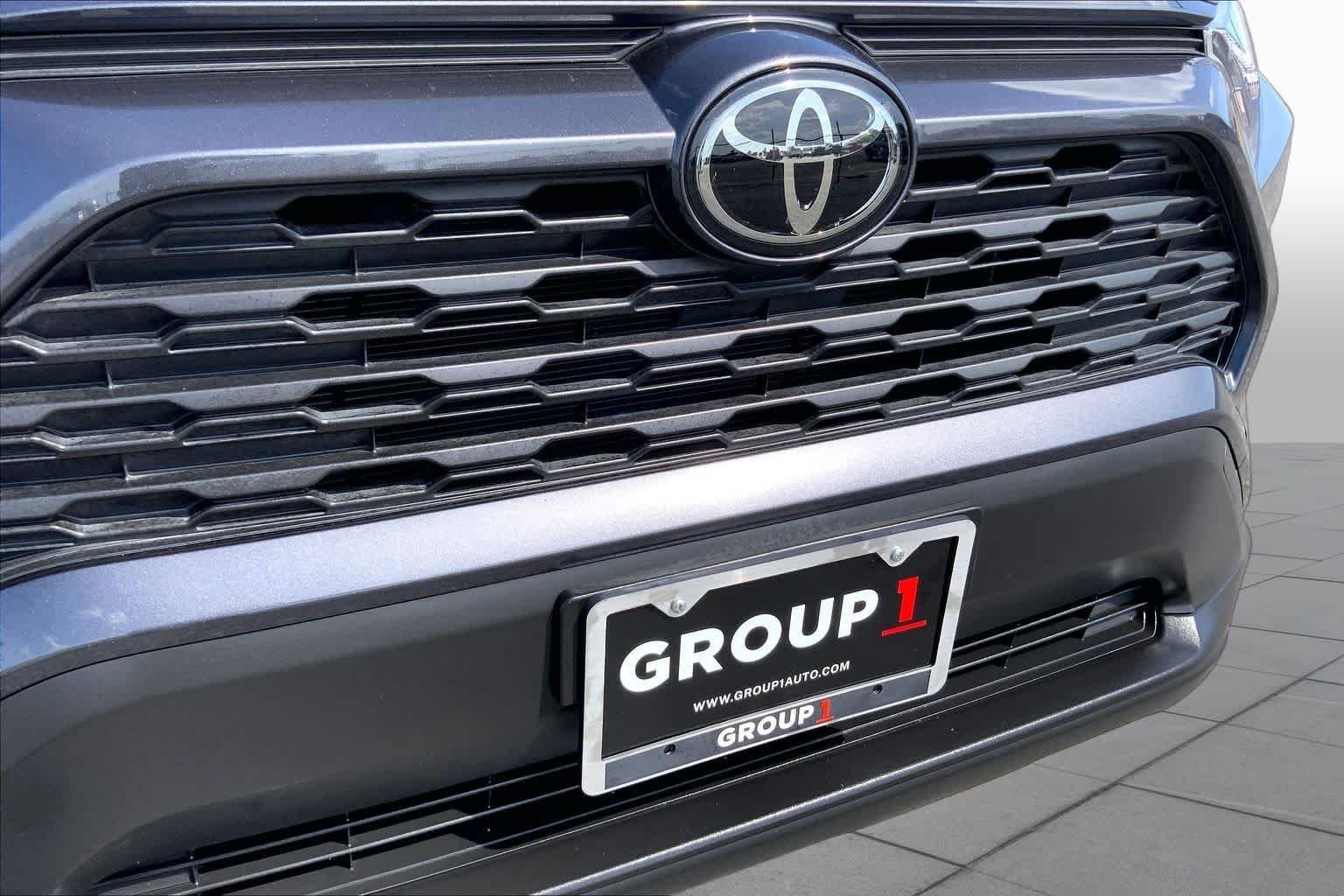 Used 2024 Magnetic Gray Metallic Toyota XLE Premium image 29