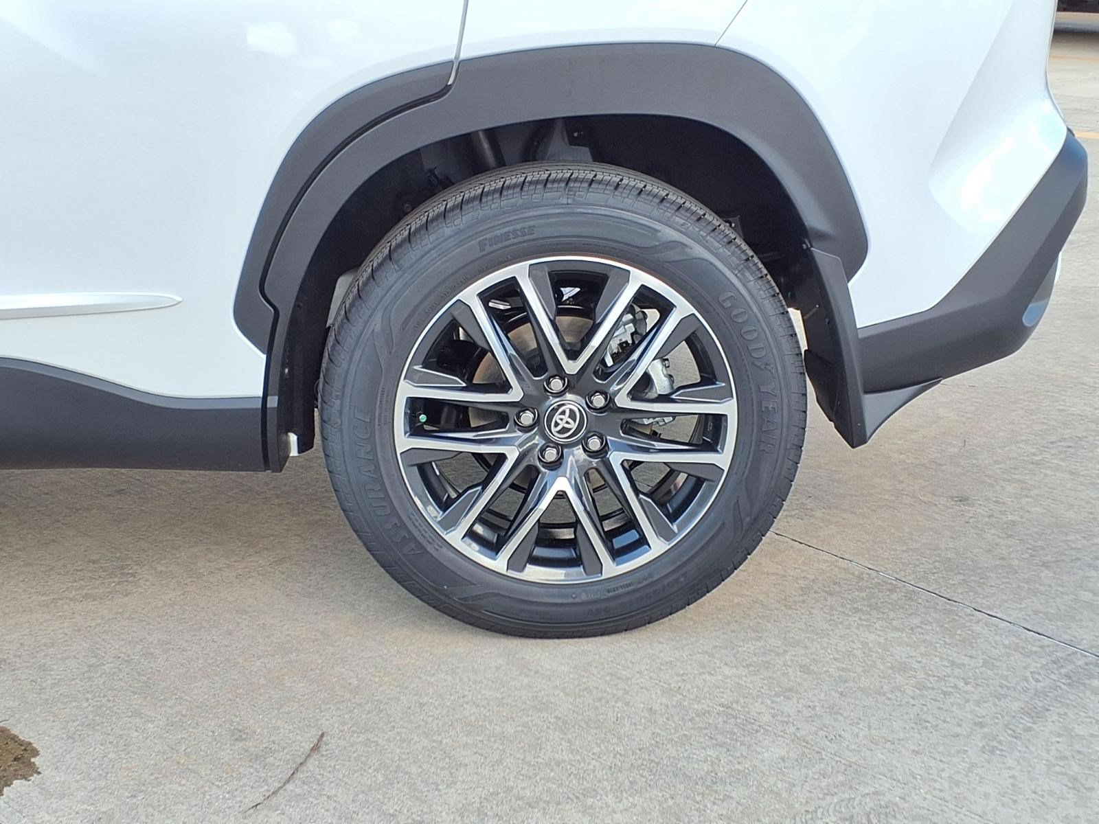 New 2026 Wind Chill Pearl Toyota XLE image 8