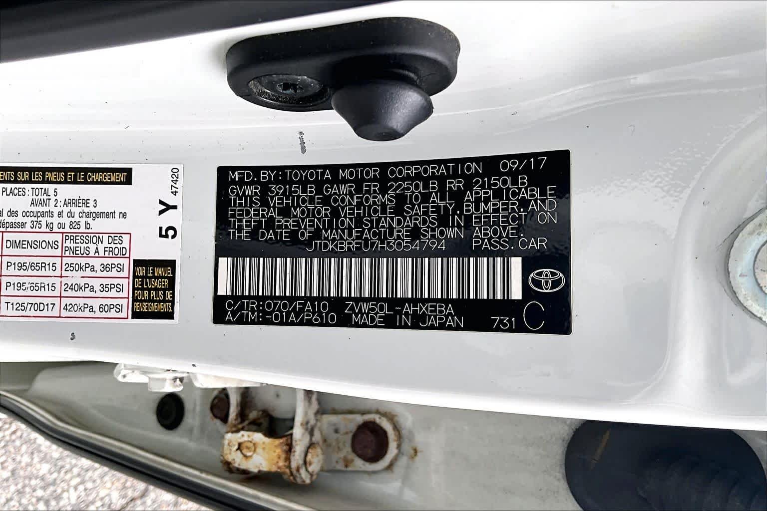 Used 2017 Blizzard Pearl Toyota Two image 33