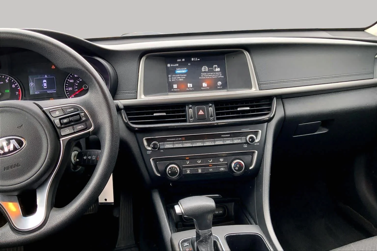 Used 2018 Snow White Pearl Kia LX image 7