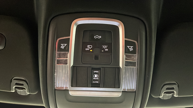 Used 2019 Diamond Black Crystal Pearlcoat Ram Laramie image 32