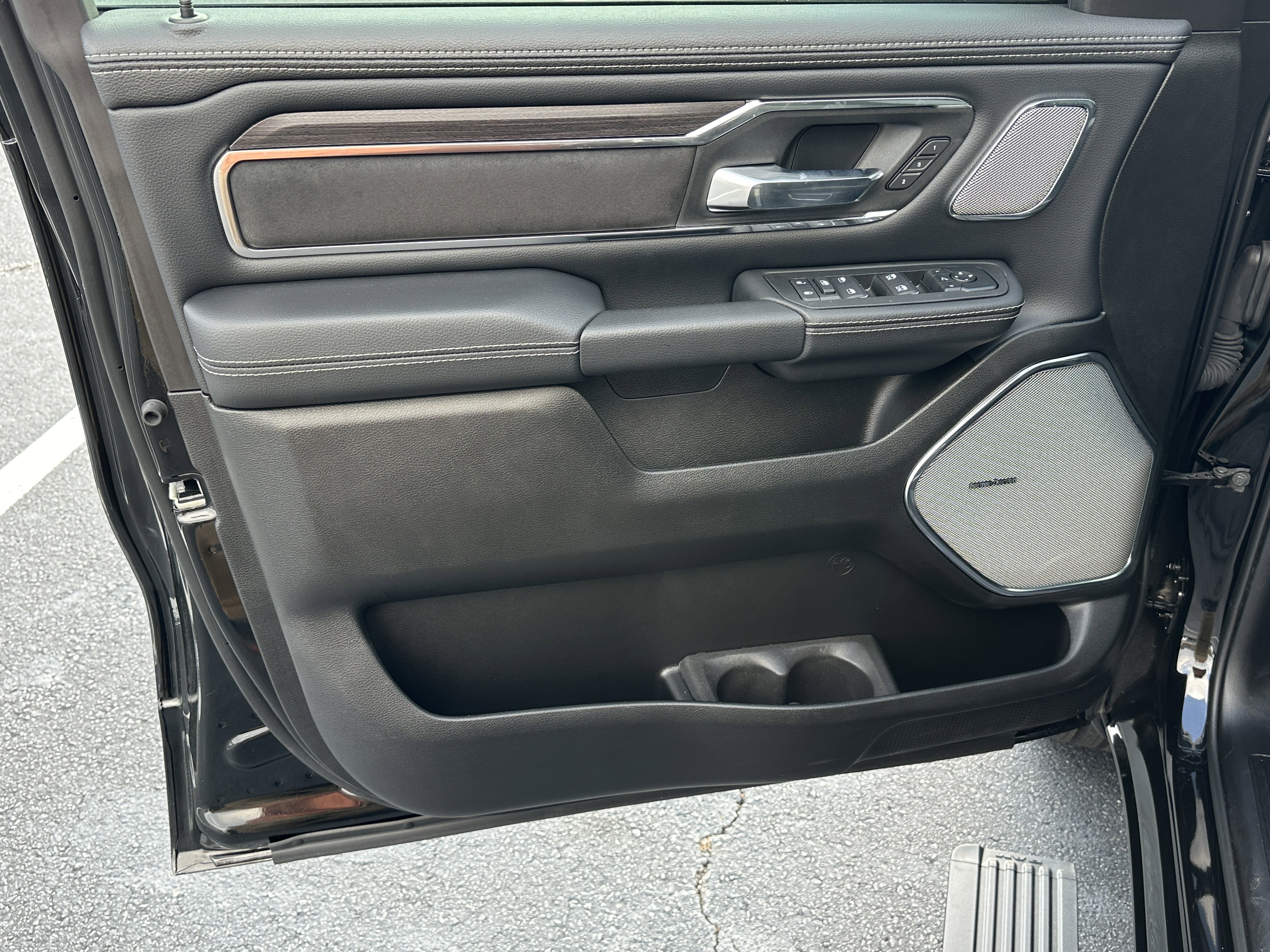 2026 RAM 1500 Laramie - Photo 11