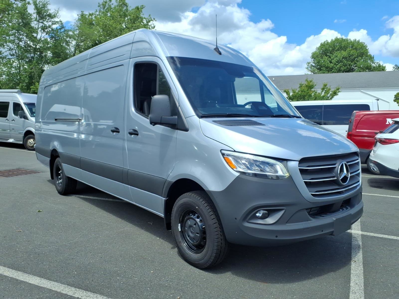 2026 Mercedes-Benz Sprinter 3500 170 Ext WB HO High Roof's photo