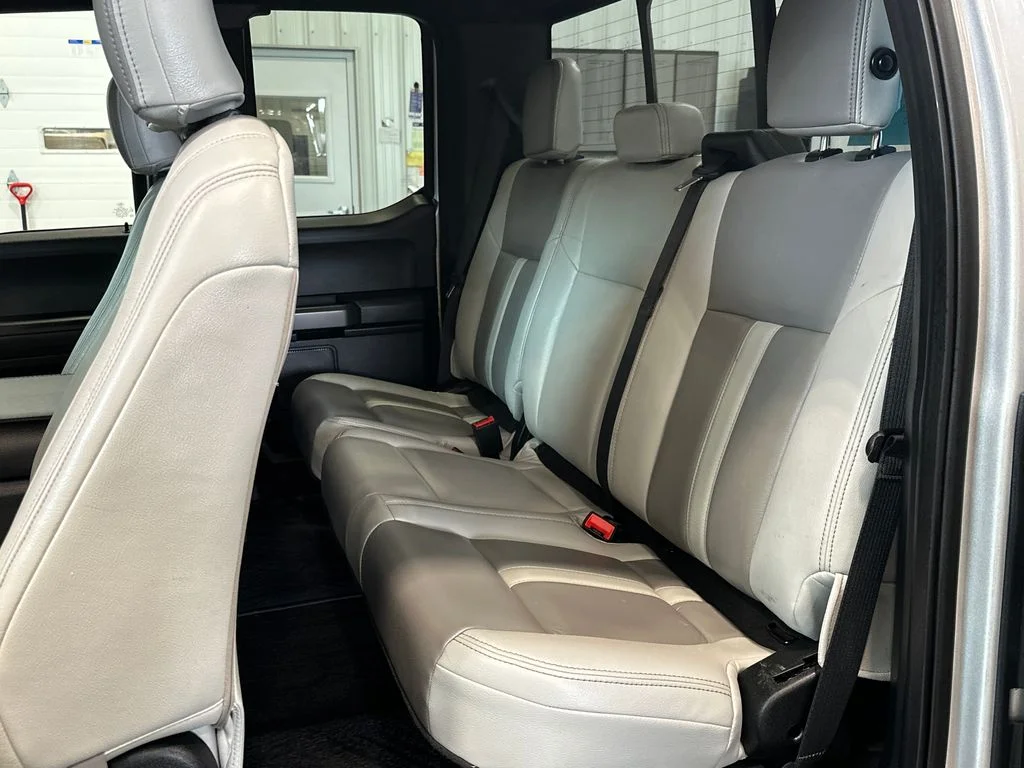Used 2018 Silver Ford XLT image 26