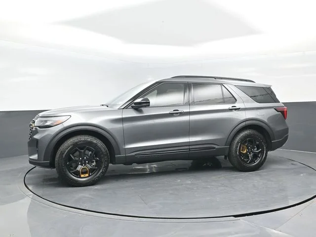 New 2026 Carbonized Gray Metallic Ford Tremor® image 4