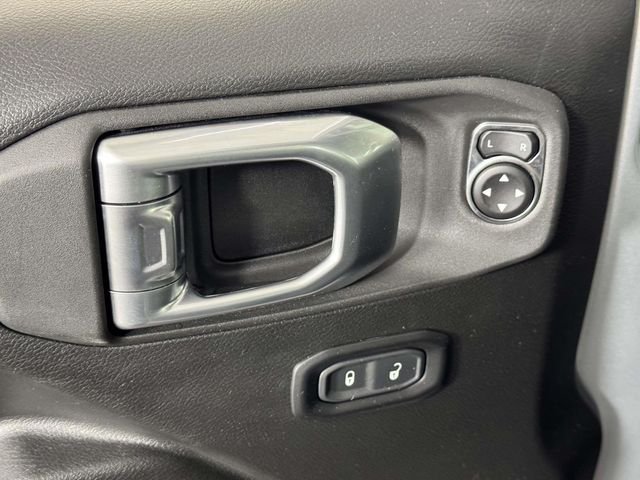 Used 2022 Silver Jeep Unlimited Sport S image 18