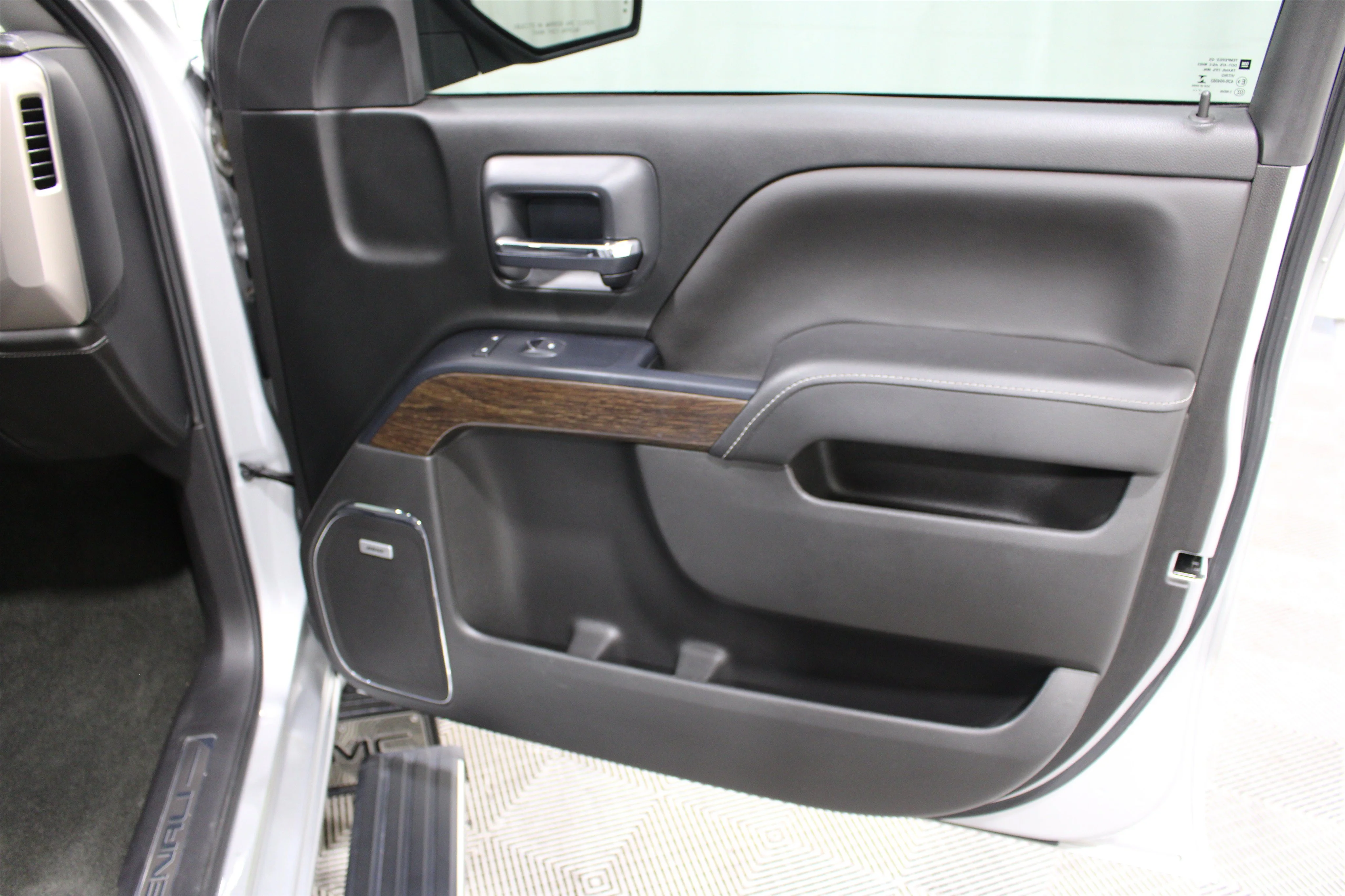 Used 2018 Quicksilver Metallic GMC Denali image 26