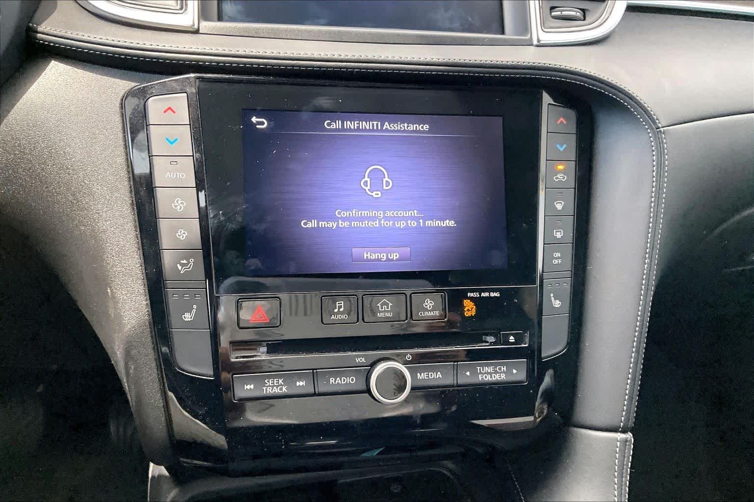 Used 2024 Radiant White INFINITI LUXE image 33