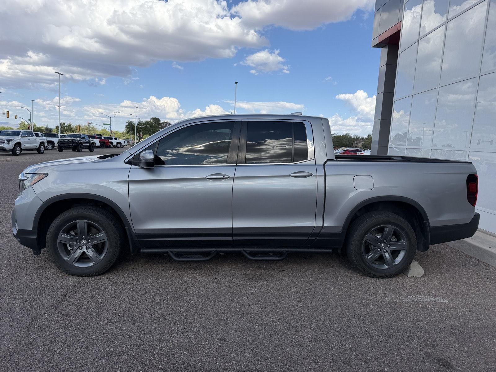 Used 2023 Lunar Silver Metallic Honda RTL image 2