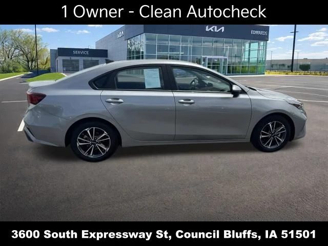 Used 2023 Gray Kia LXS image 2