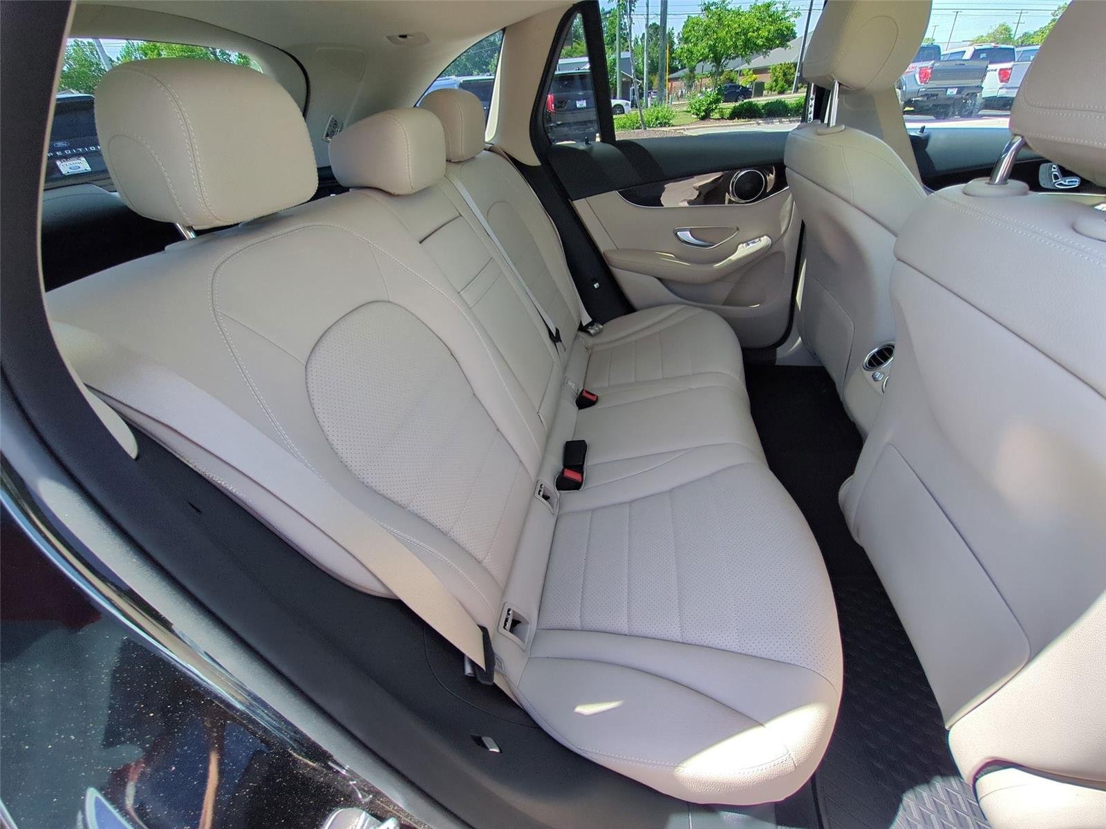 Used 2017 Black Mercedes-Benz GLC 300 image 37