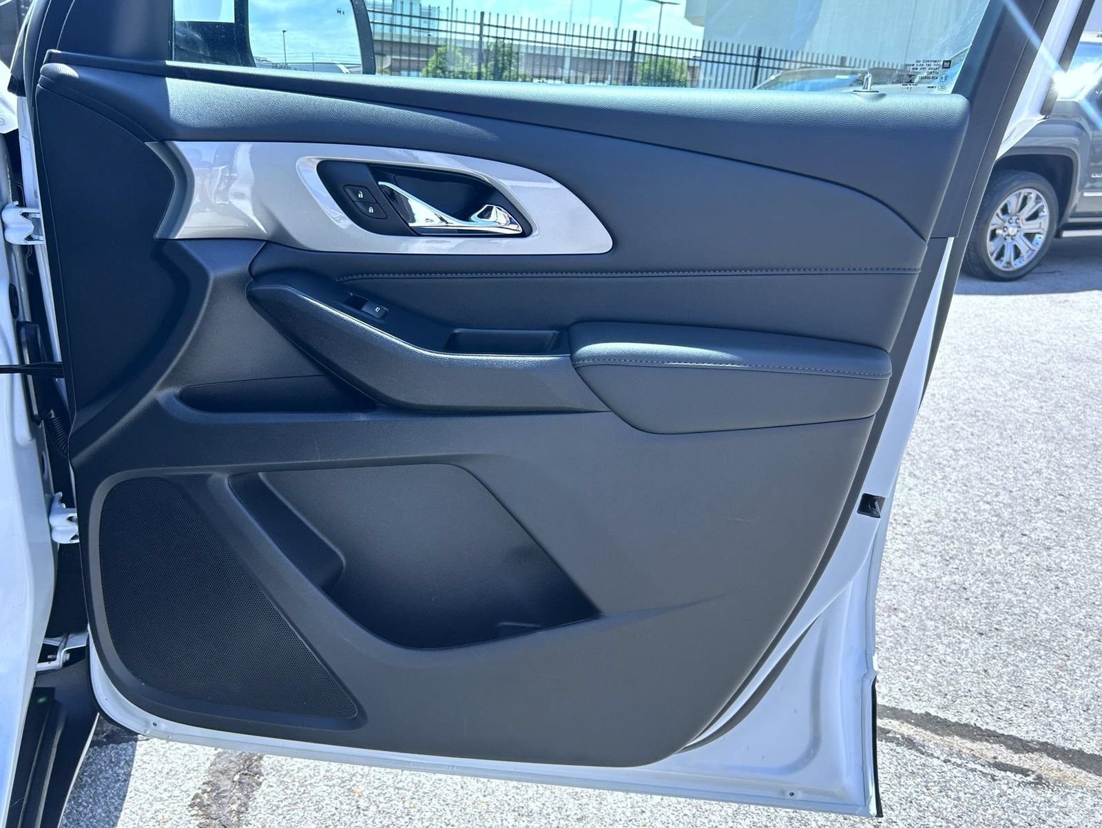 2023 Chevrolet Traverse 1LT - Photo 16
