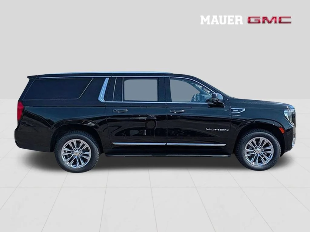 Used 2022 GMC Yukon XL SLT with VIN 1GKS2GKD4NR145996 for sale in Inver Grove Heights, Minnesota