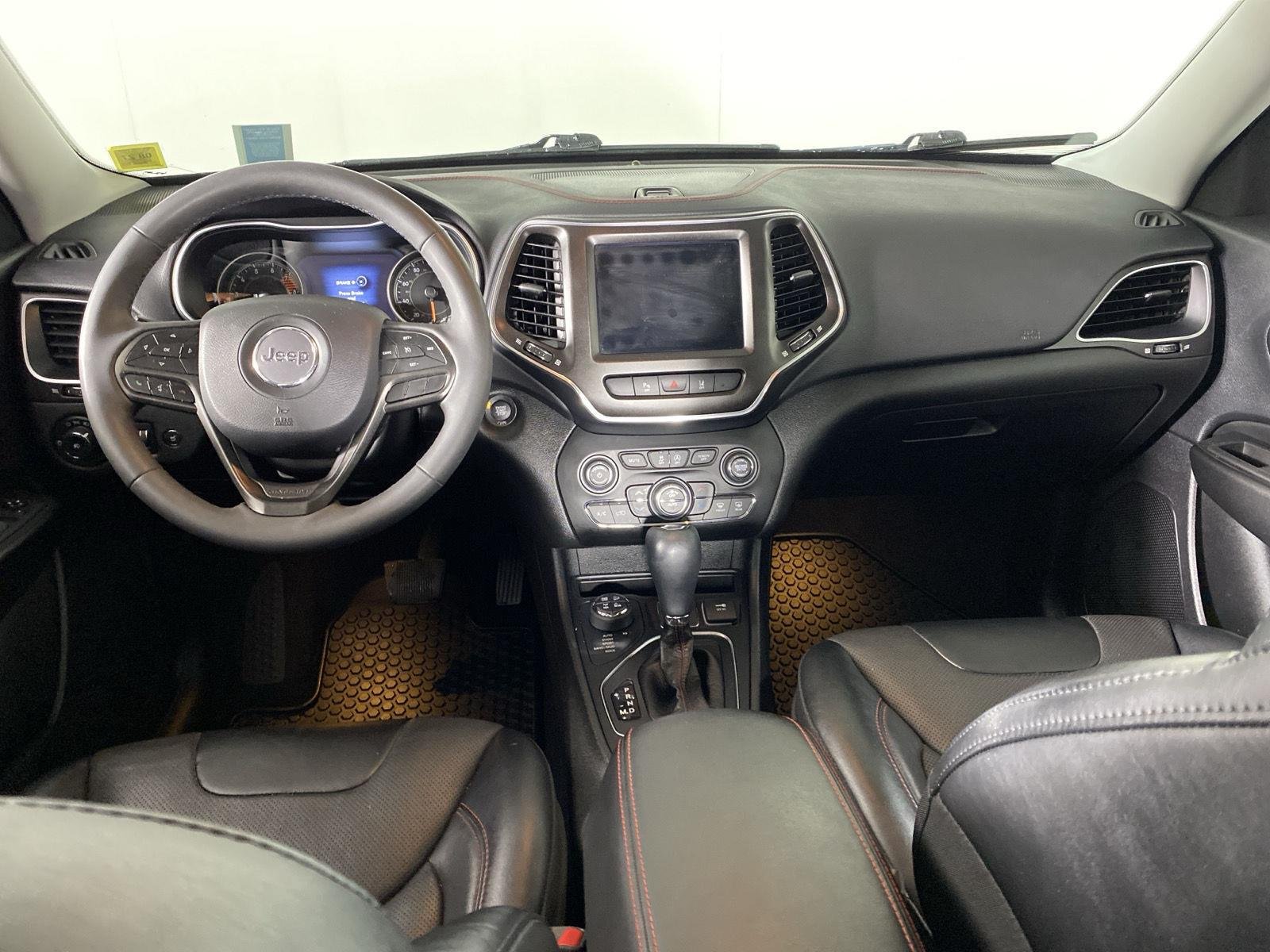 Used 2022 Diamond Black Crystal Pearlcoat Jeep Trailhawk image 24