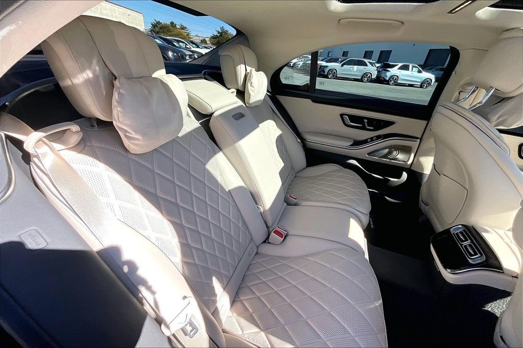 2025 Mercedes-Benz S-Class S 580e - Photo 19