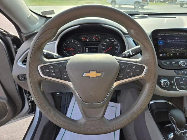 Used 2022 Silver Chevrolet LS image 34