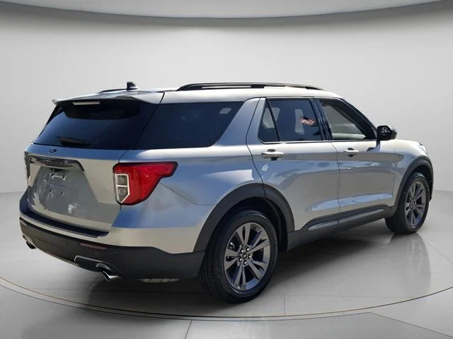 Used 2023 Silver Ford XLT image 7
