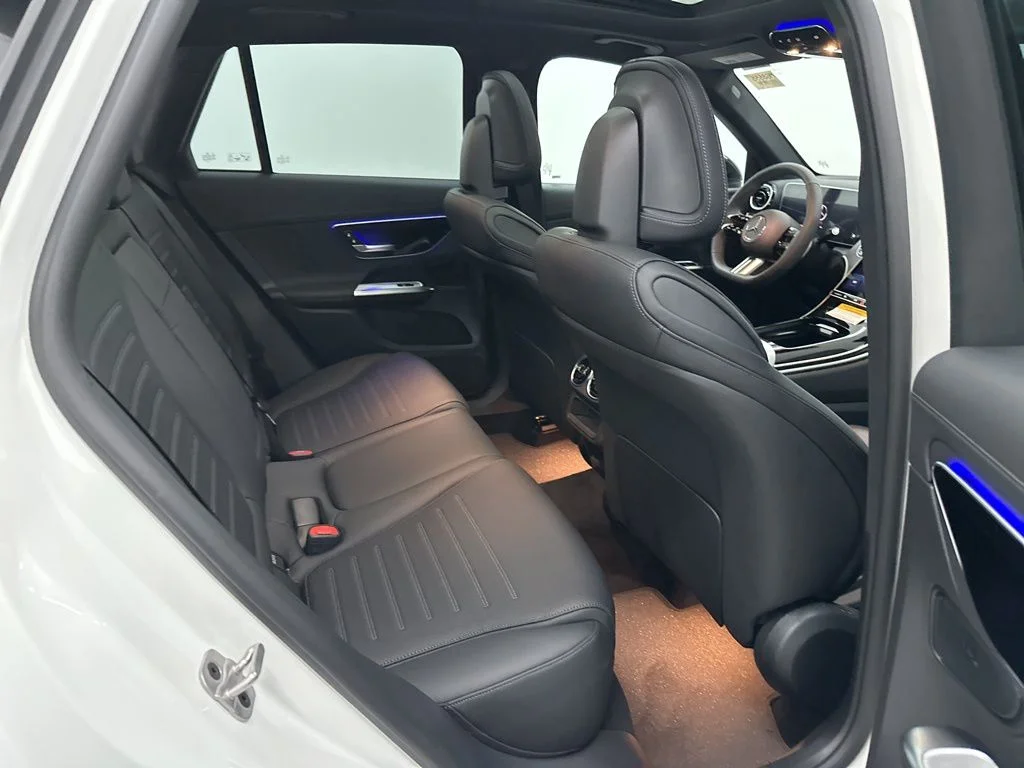 Used 2026 White Mercedes-Benz GLC 300 image 22