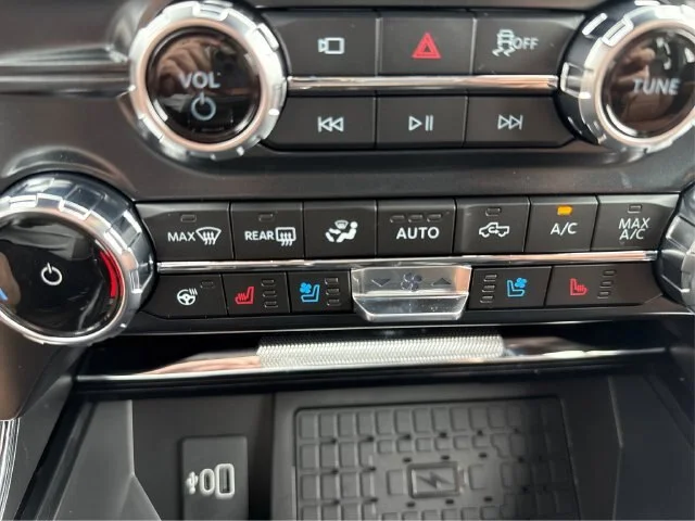 New 2026 Star White Metallic Tri-Coat Ford King Ranch® image 64