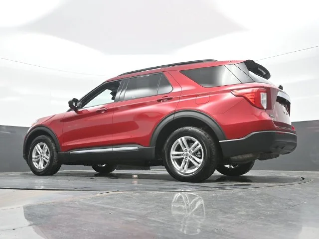Used 2023 Red Ford XLT image 19