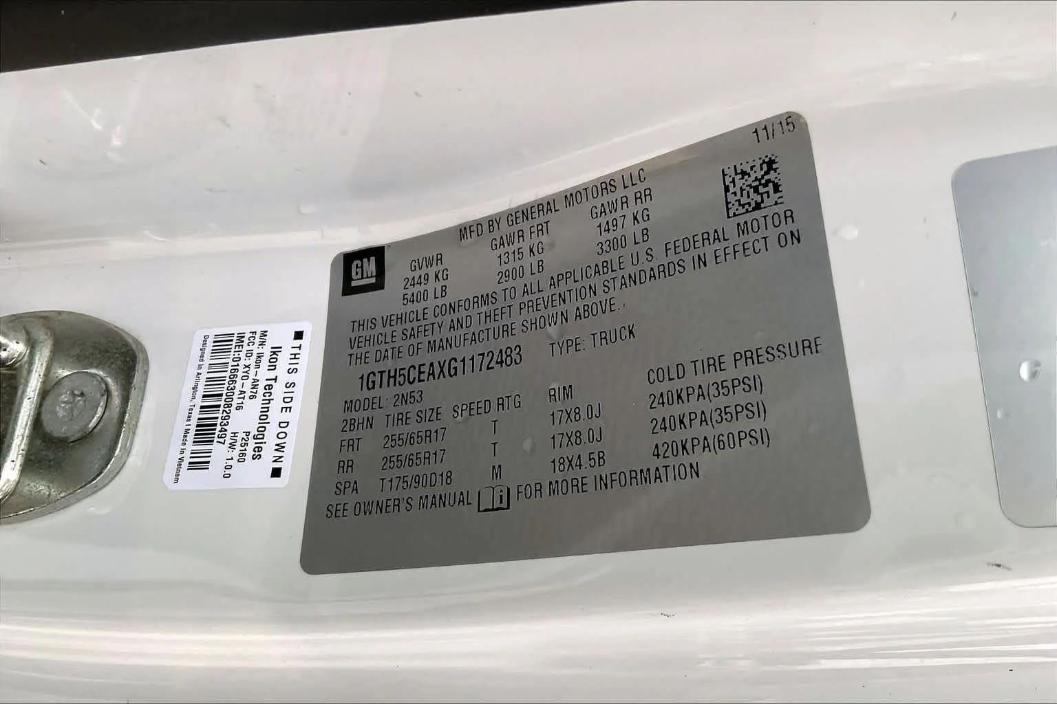 Used 2016 Summit White GMC 2WD SLE image 33