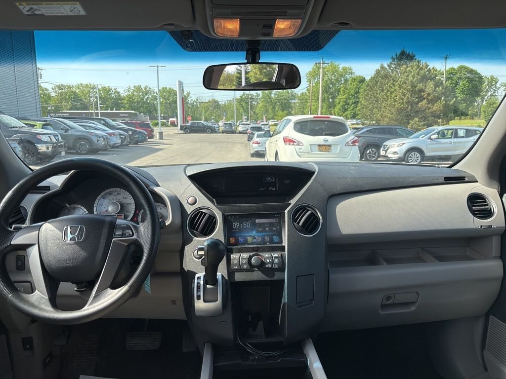 Used 2011 Silver Honda LX image 11