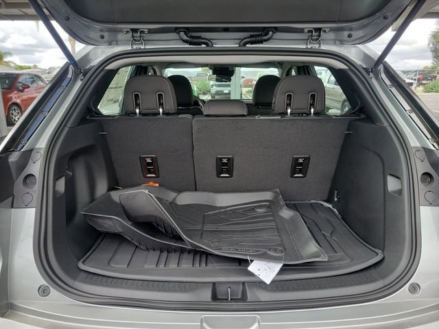 2027 Chevrolet Bolt LT - Photo 20
