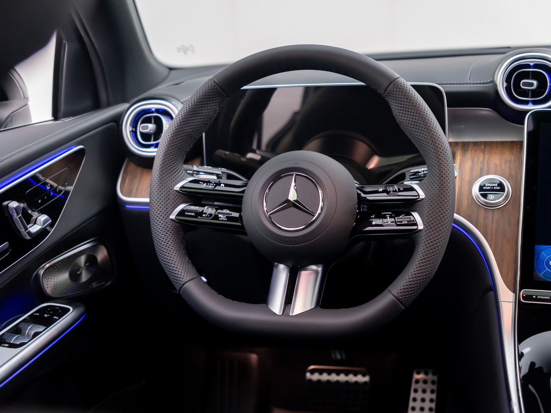New 2027 Black Mercedes-Benz GLC 300 Coupe image 50