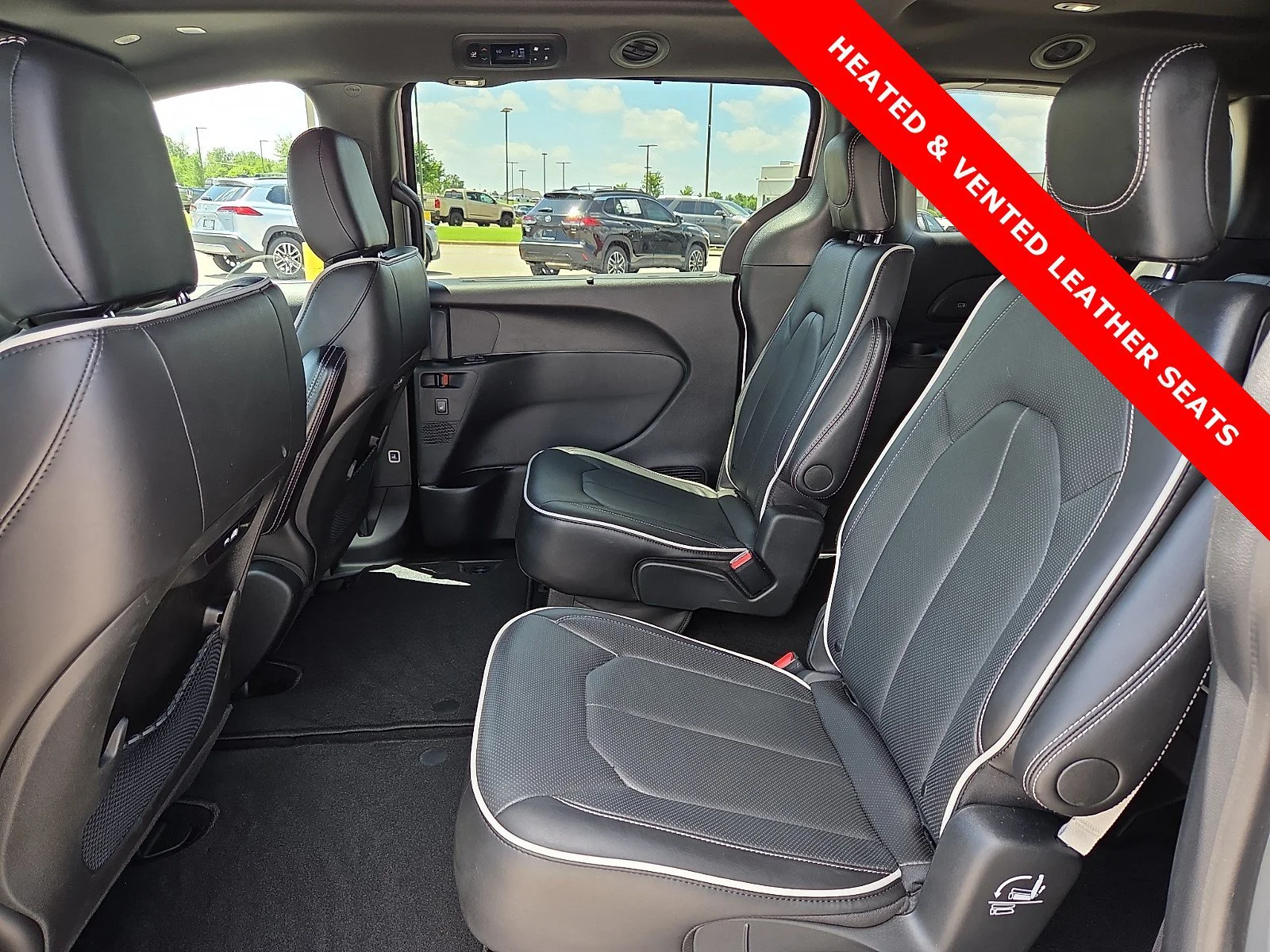Used 2026 Silver Mist Clearcoat Chrysler Limited image 11