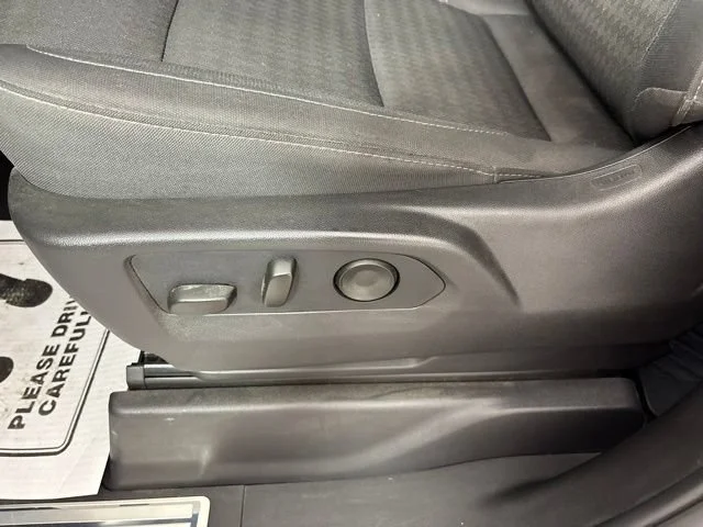 Used 2026 Summit White Chevrolet RST image 31