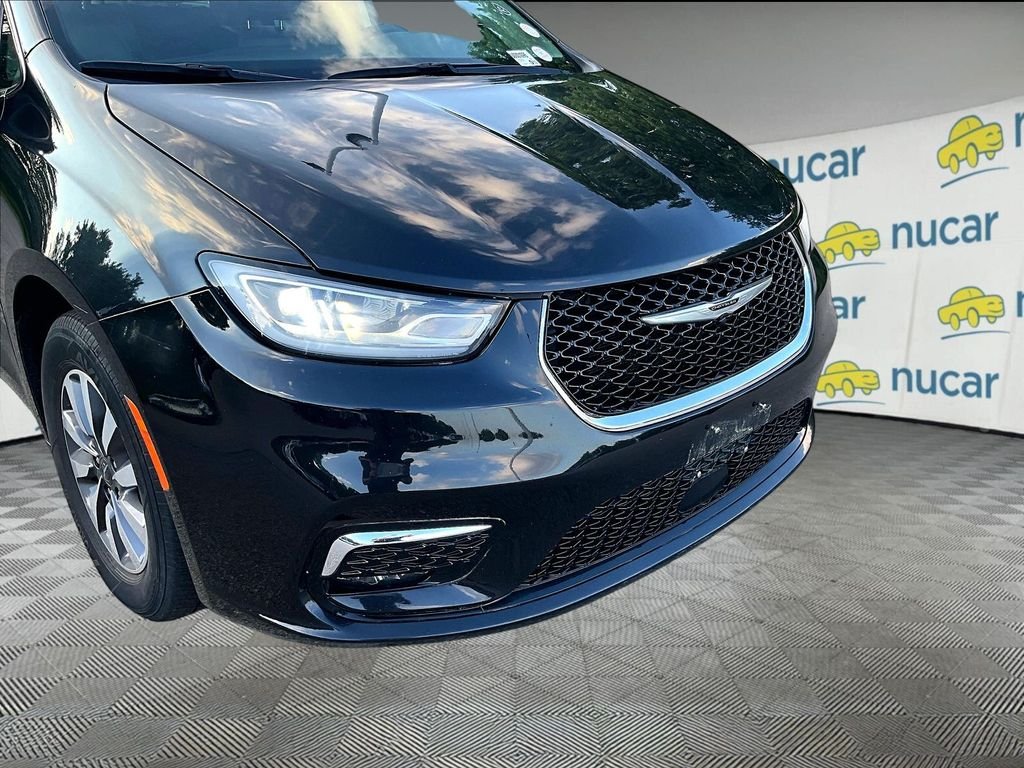 Used 2023 Black Chrysler Touring L image 8