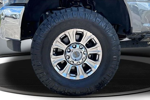 Used 2019 Magnetic Metallic Ford Lariat image 34