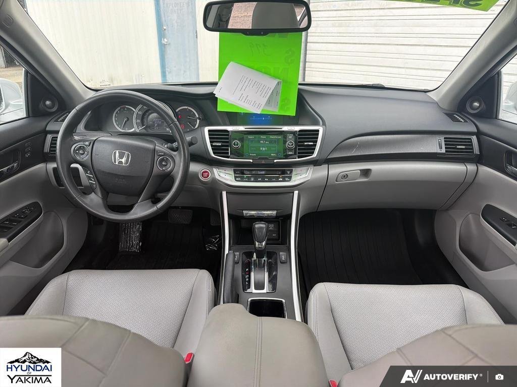 Used 2014 Alabaster Silver Metallic Honda EX-L image 24