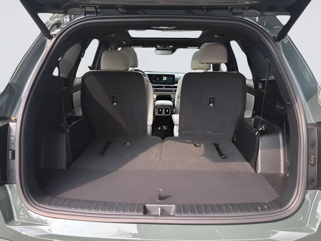 Used 2025 Green Kia SX Prestige image 35