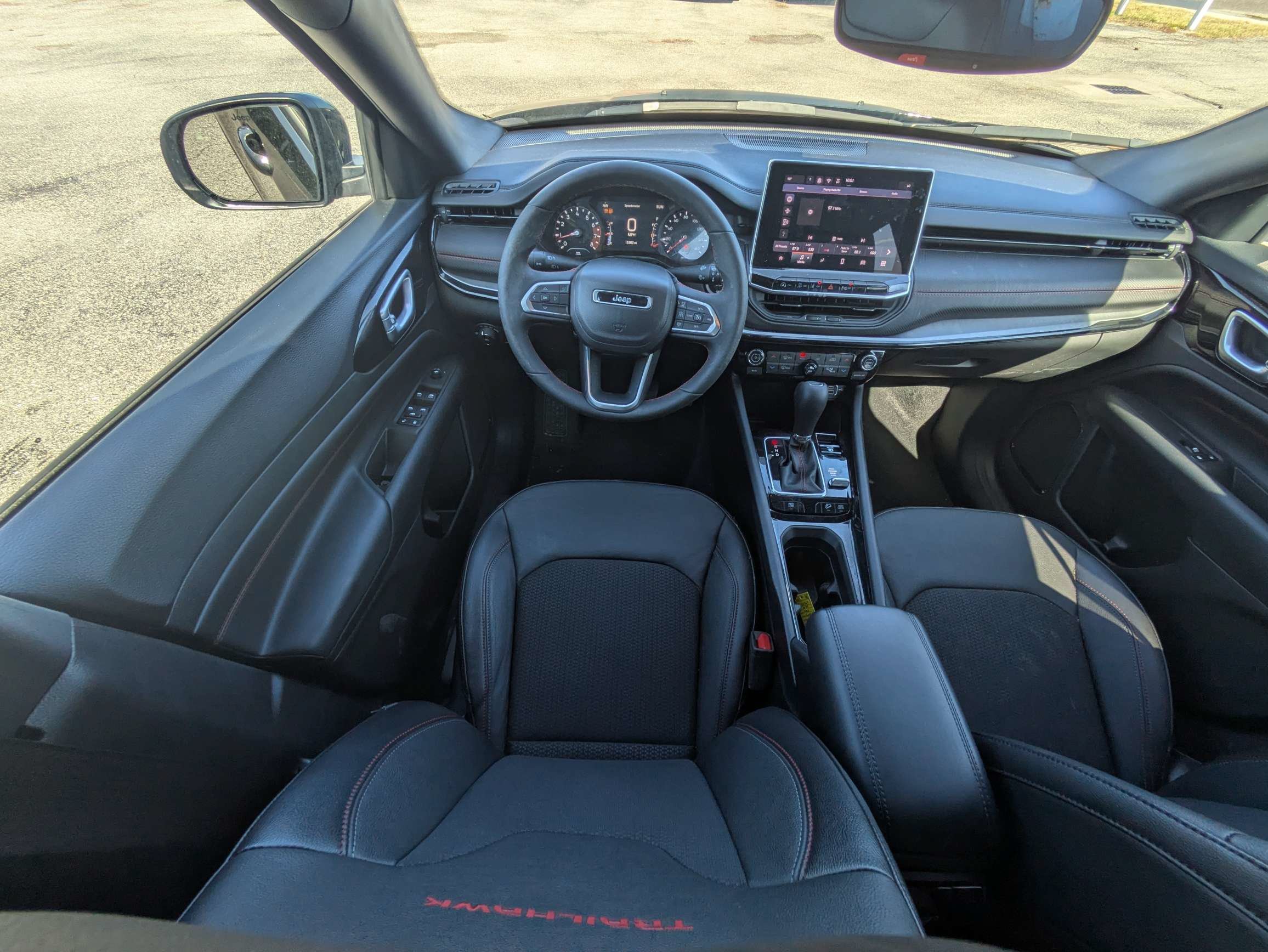 Used 2024 Diamond Black Crystal Pearlcoat Jeep Trailhawk image 13