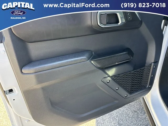 Used 2025 White Ford Badlands image 20