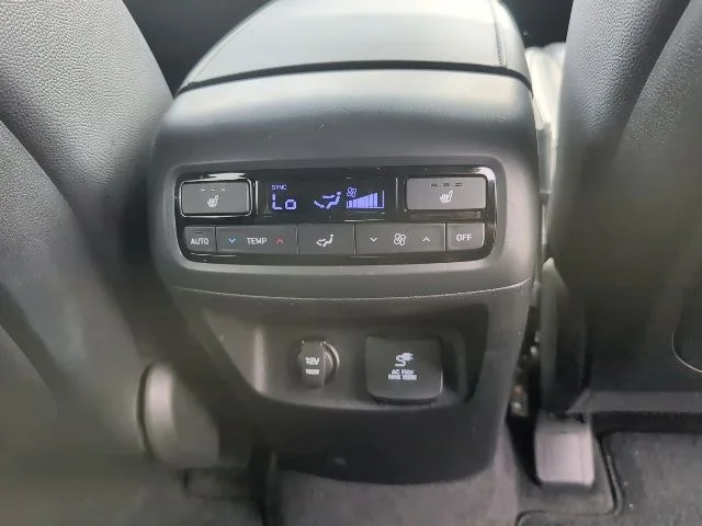 Used 2020 Black Hyundai SEL image 13