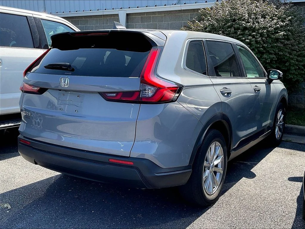 Used 2024 Lunar Silver Metallic Honda EX image 4