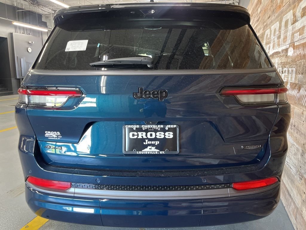 New 2026 Fathom Blue Pearl-Coat Exterior Paint Jeep Summit image 23