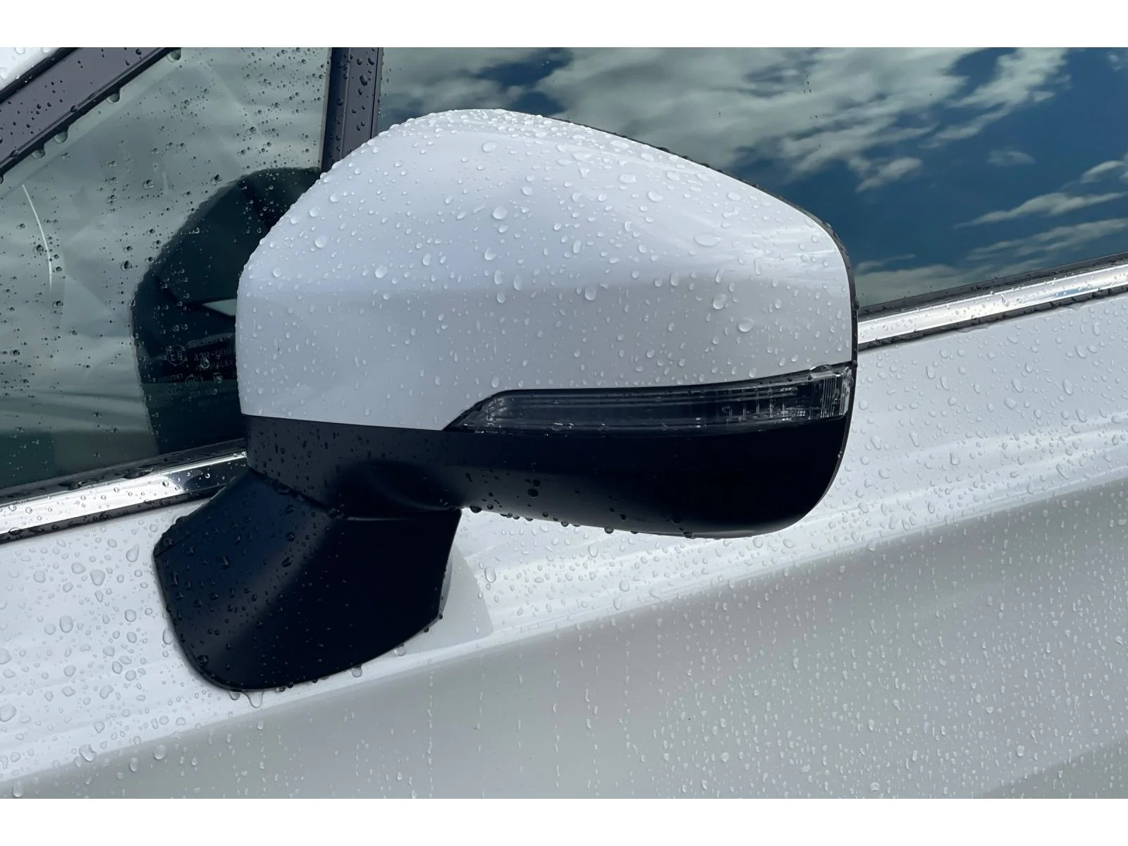 Used 2018 Crystal White Pearl Subaru Limited image 12