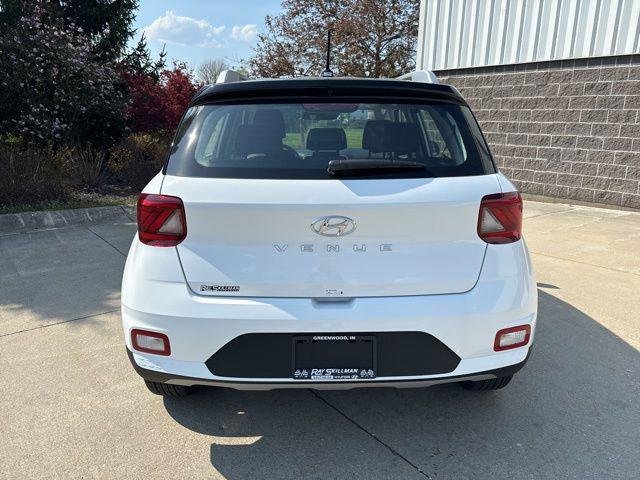 New 2026 Lunar White w/Black Roof Hyundai SEL image 39