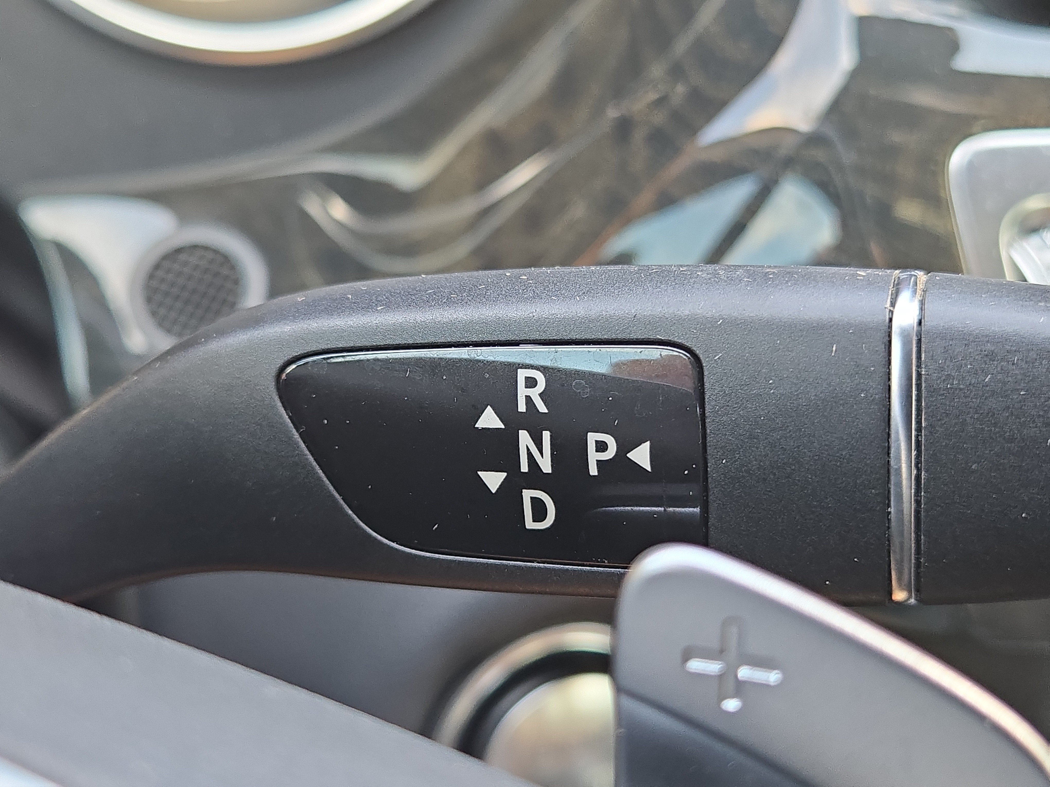 Used 2018 Red Mercedes-Benz 4MATIC® image 33