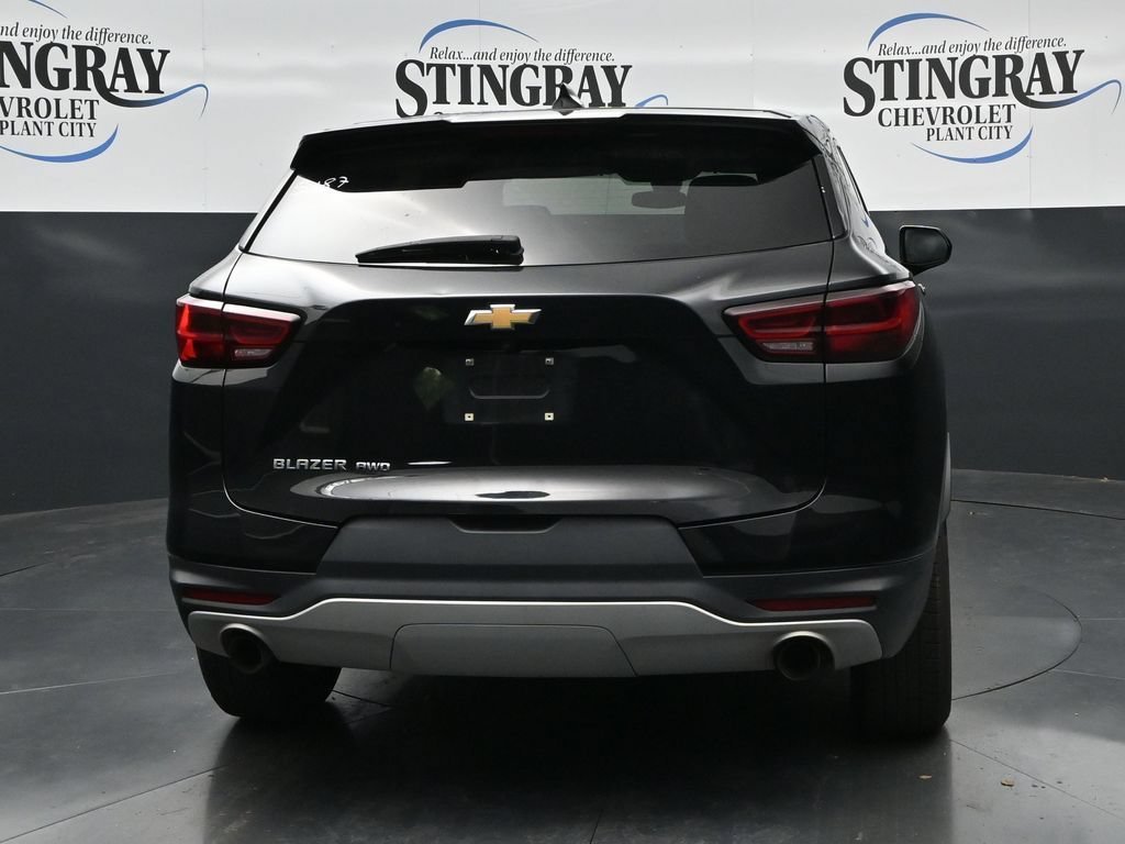 Used 2025 Black Chevrolet 2LT image 6
