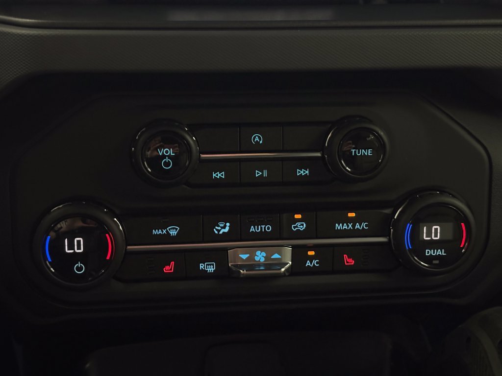 Used 2024 Green Metallic Ford Everglades image 35