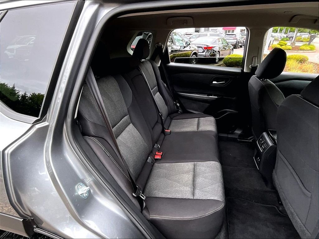 Used 2024 Gray Nissan SV image 16