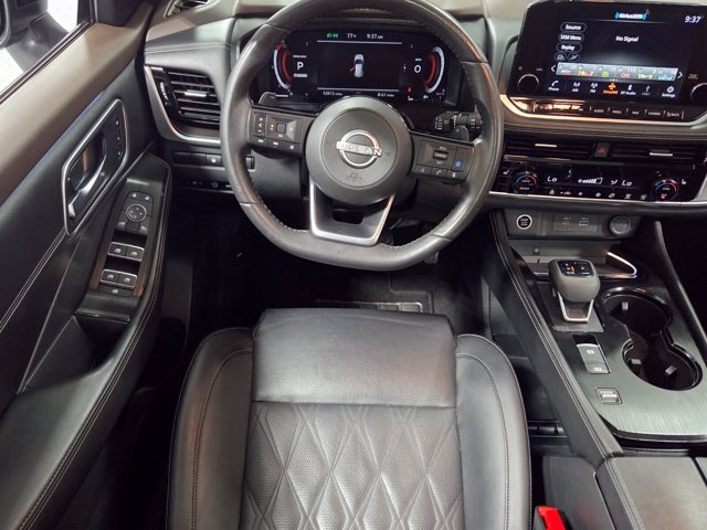 Used 2023 Gray Nissan Platinum image 7