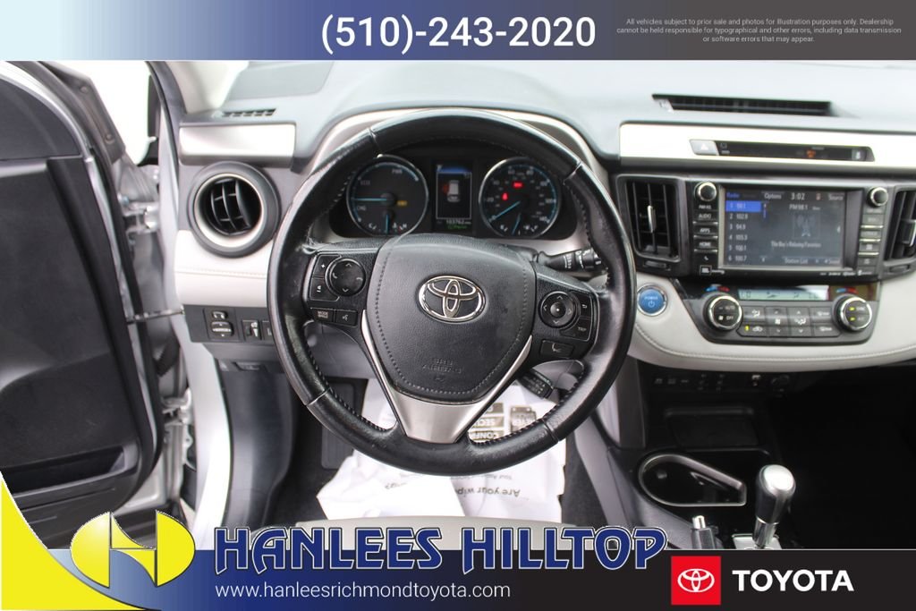 Used 2016  Toyota Limited image 18
